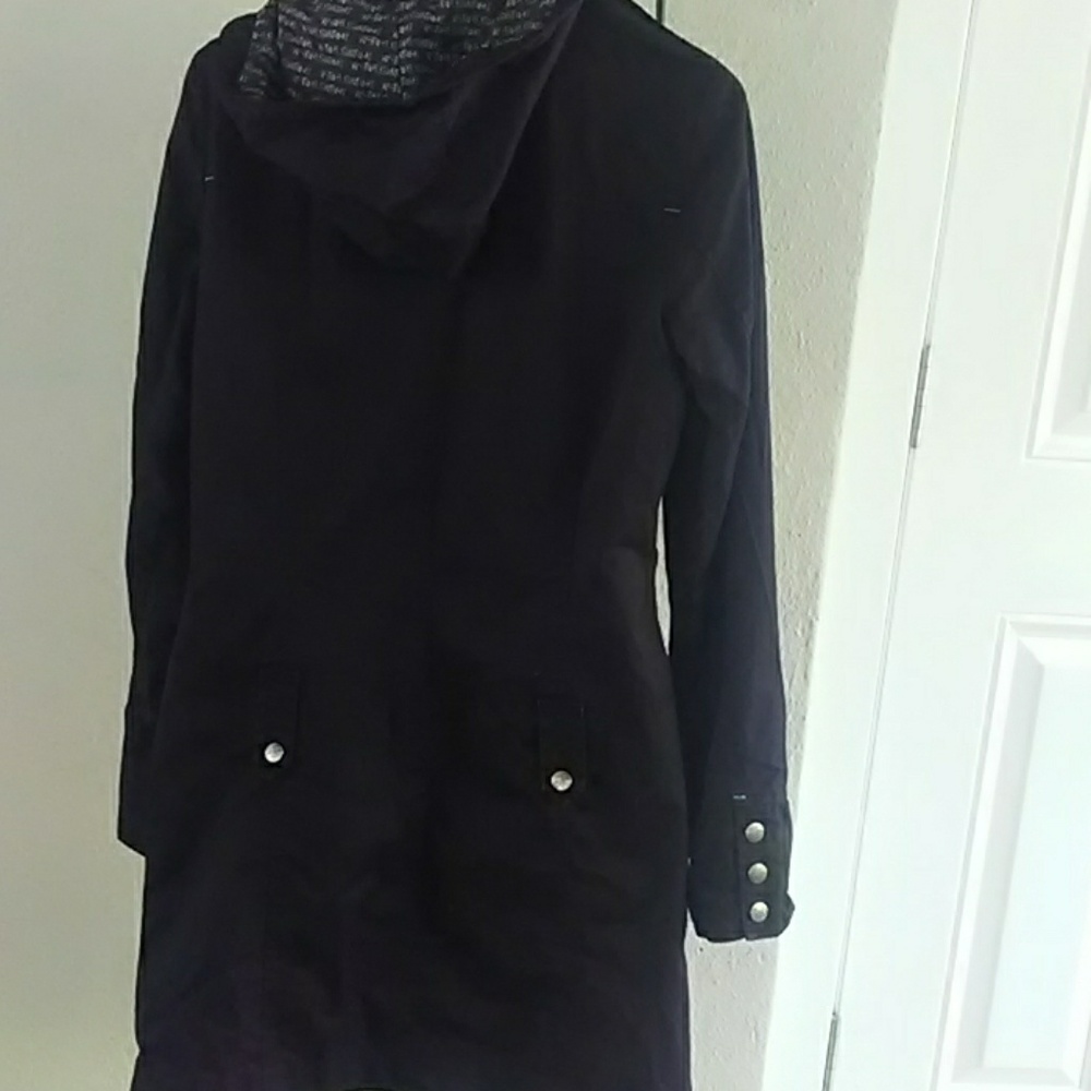 Light Fall Coat - Picture 6 of 7
